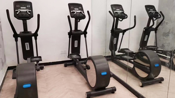 在用橢圓機(jī)進(jìn)行運(yùn)動(dòng)訓(xùn)練時(shí)應(yīng)該注意些什么？