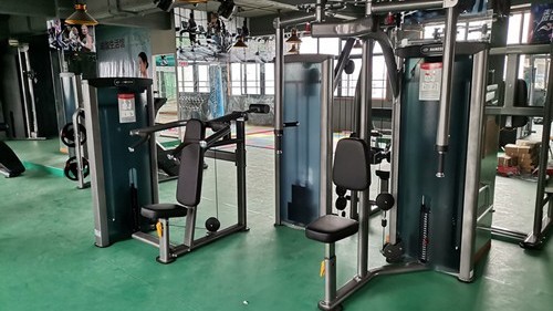 坐姿推胸---安全有效胸肌的鍛煉  悍德森來告訴您！